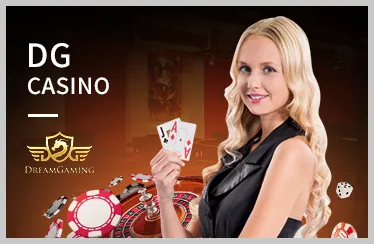 Trường gà với hai chú gà chiến đang thi đấu và người xem cá cược tại 788bet casino